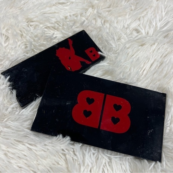 Betty Boop Other - BettyBoop cheek to cheek blush & thats so Betty - eyeshadow palet